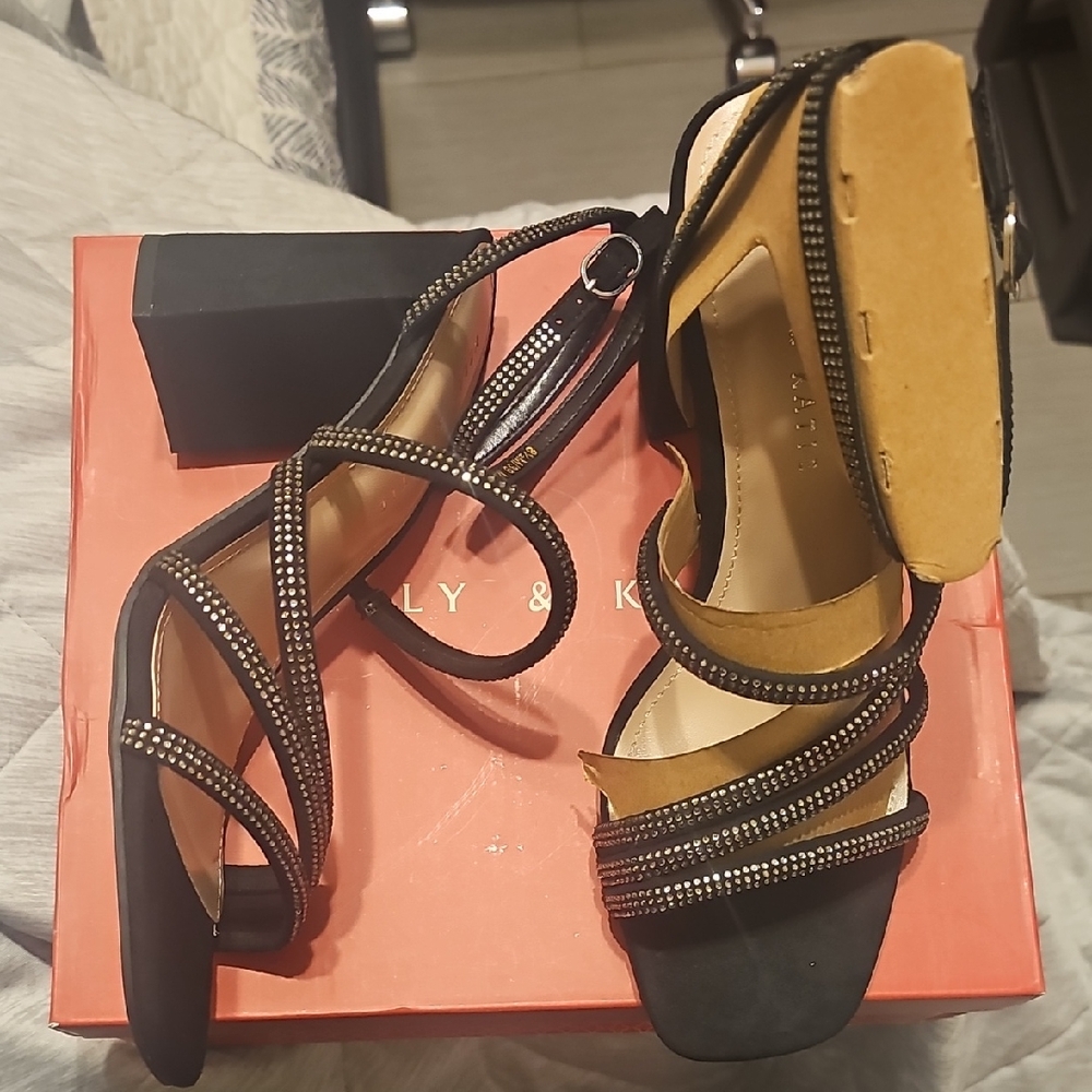 Kelly & Katie "Cadene" Sandals Sz. 8.5 M